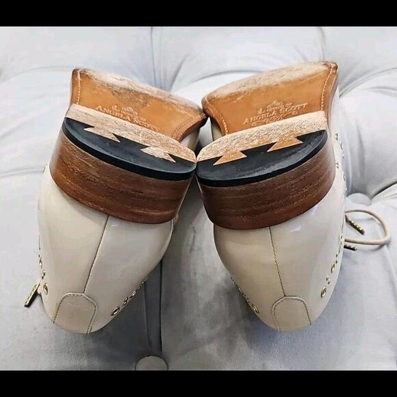 The Office of Angela Scott Wingtip Oxford Beige Patent Leather Womens Shoes 40 9 - Picture 10 of 16